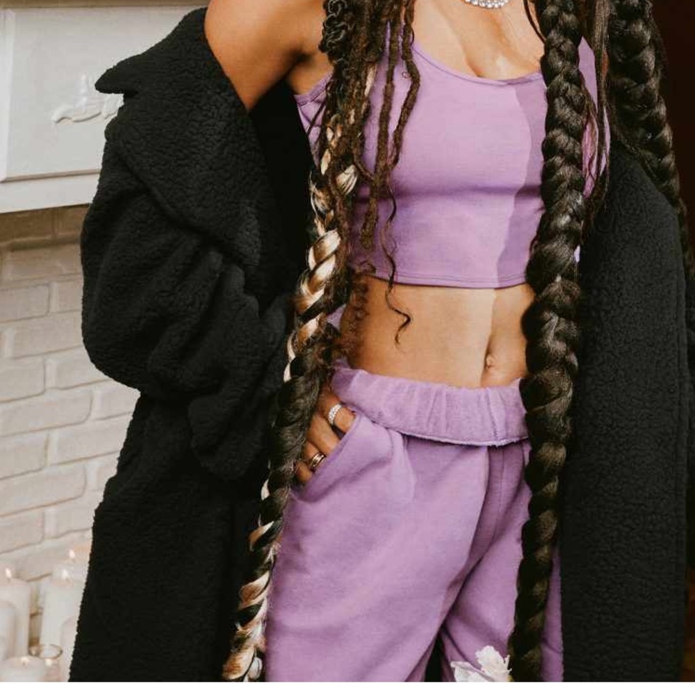 VS PINK ChloeXHalle Limited Edition - Picture 2 of 6